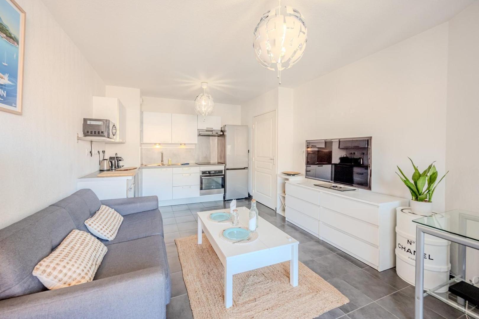 Le Neroli T2 Dernier Etage Avec Terrasse Et Garage Apartman Toulon Kültér fotó